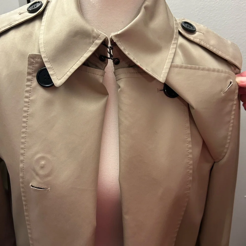 Mid-Length Burberry Brit Trench Coat Size 12 with zippered lining - Picture 5 of 16